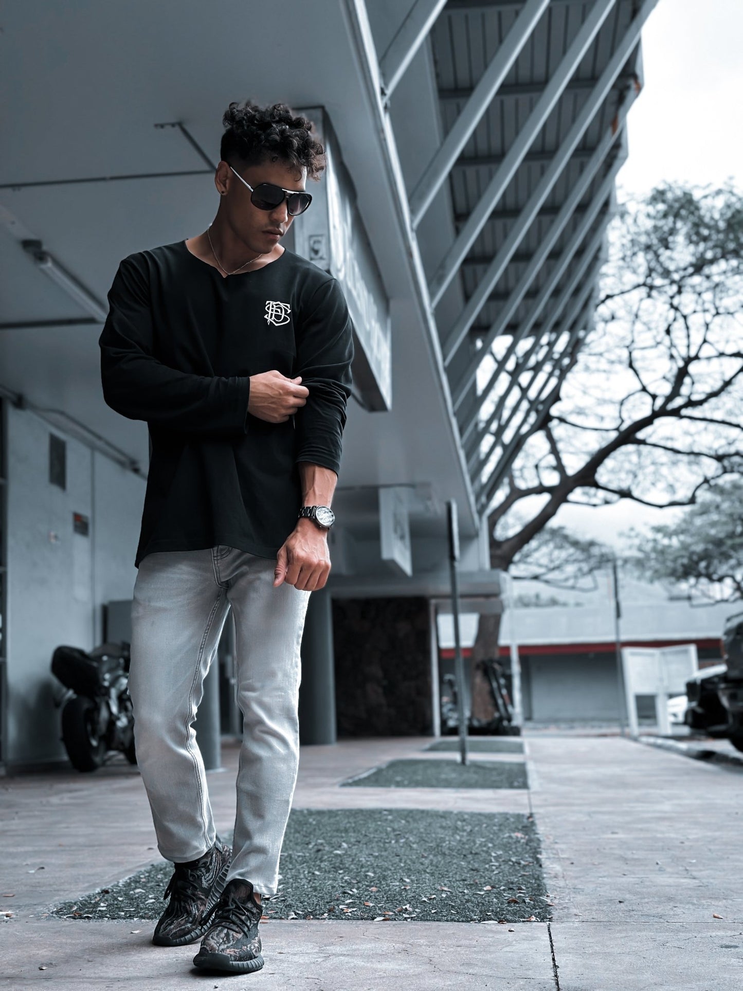 Savage Cut Collar Long sleeve